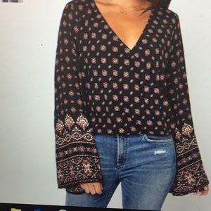 NWT Abbeline Bell sleeve top